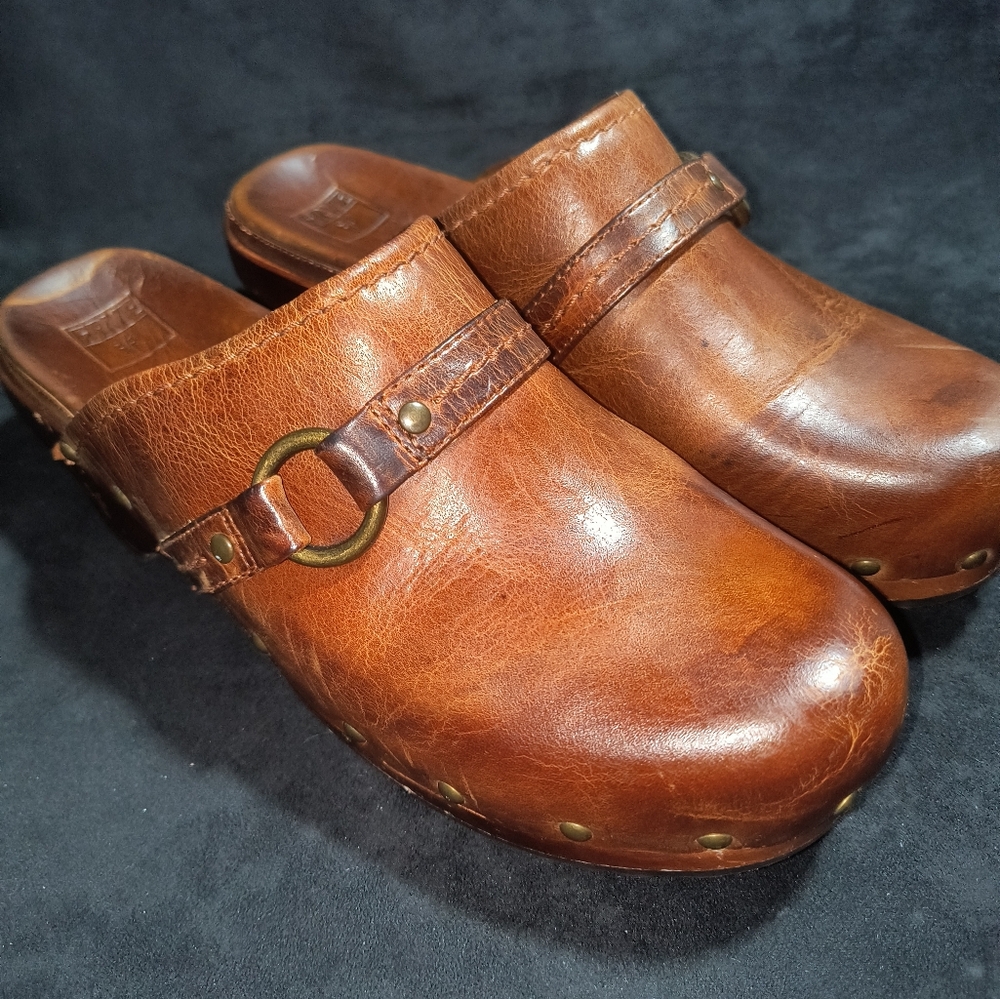 Frye Brown Leather Clogs with Brass Buckle - Picture 2 of 15